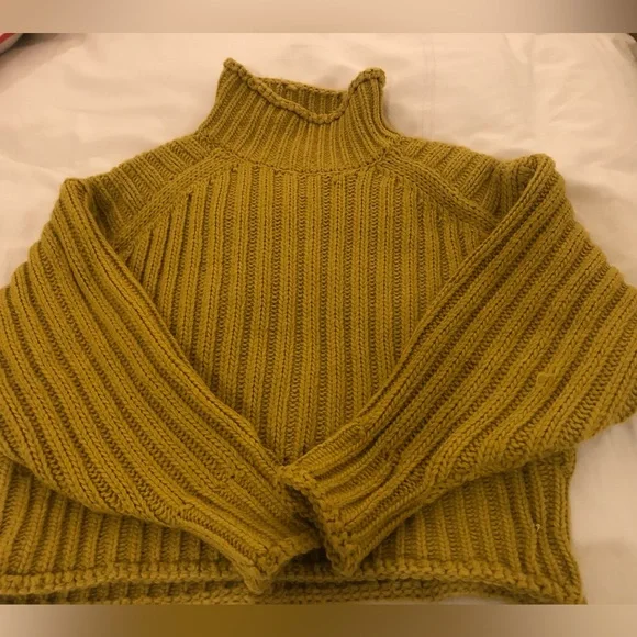 H&M sweater - Picture 3 of 3